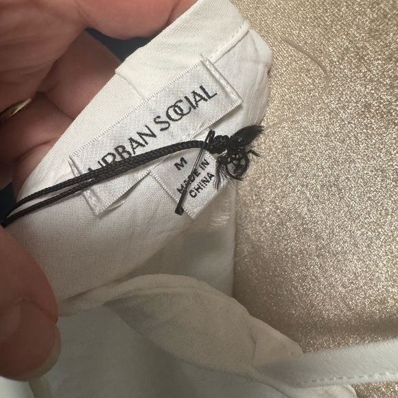 Urban Social White Cropped Flowy Women's Tank Top M 2 for 20 - Picture 6 of 6